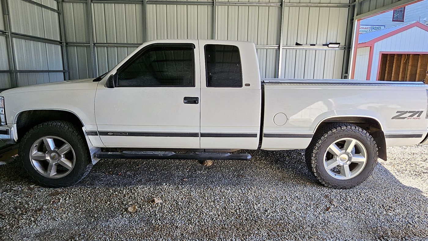 Blake's white 1998 Chevy Silverado Z71